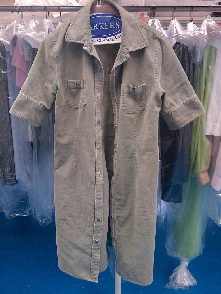 Discoloured underarms The dress