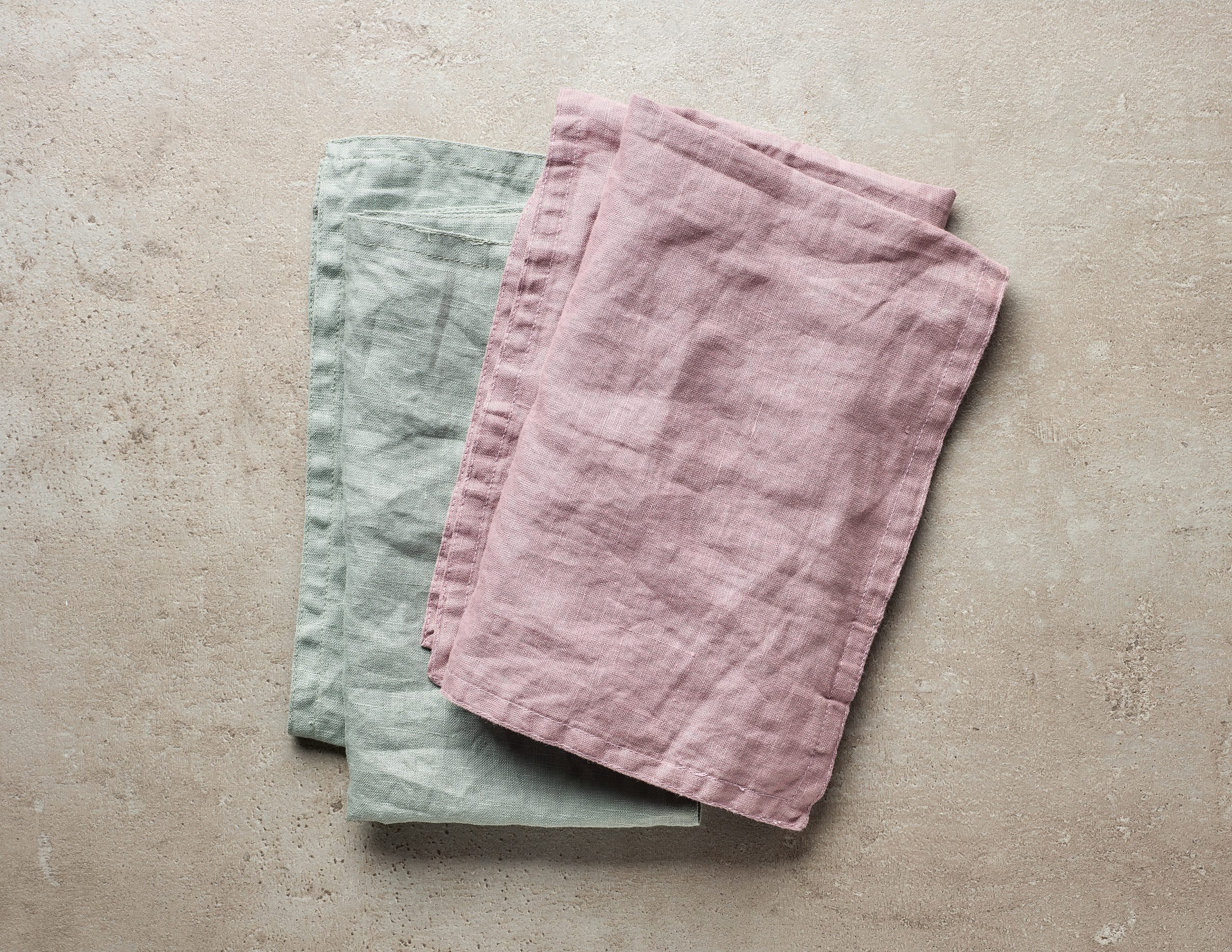 2,napkins,pink,blue,folded,clean